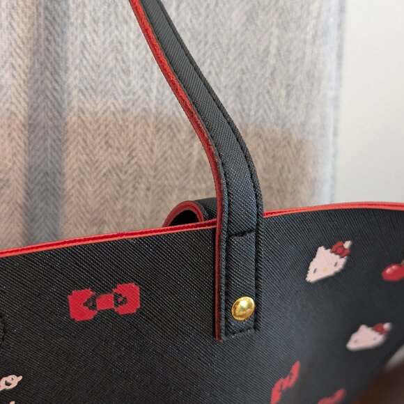 Hello Kitty x Space Invaders Tote Bag (Collaboration) - Excellent Condition - Picture 8 of 11